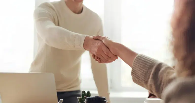 pexels fauxels 3184465 Monsieur Courtier Courtier Assurances et Financements Rennes