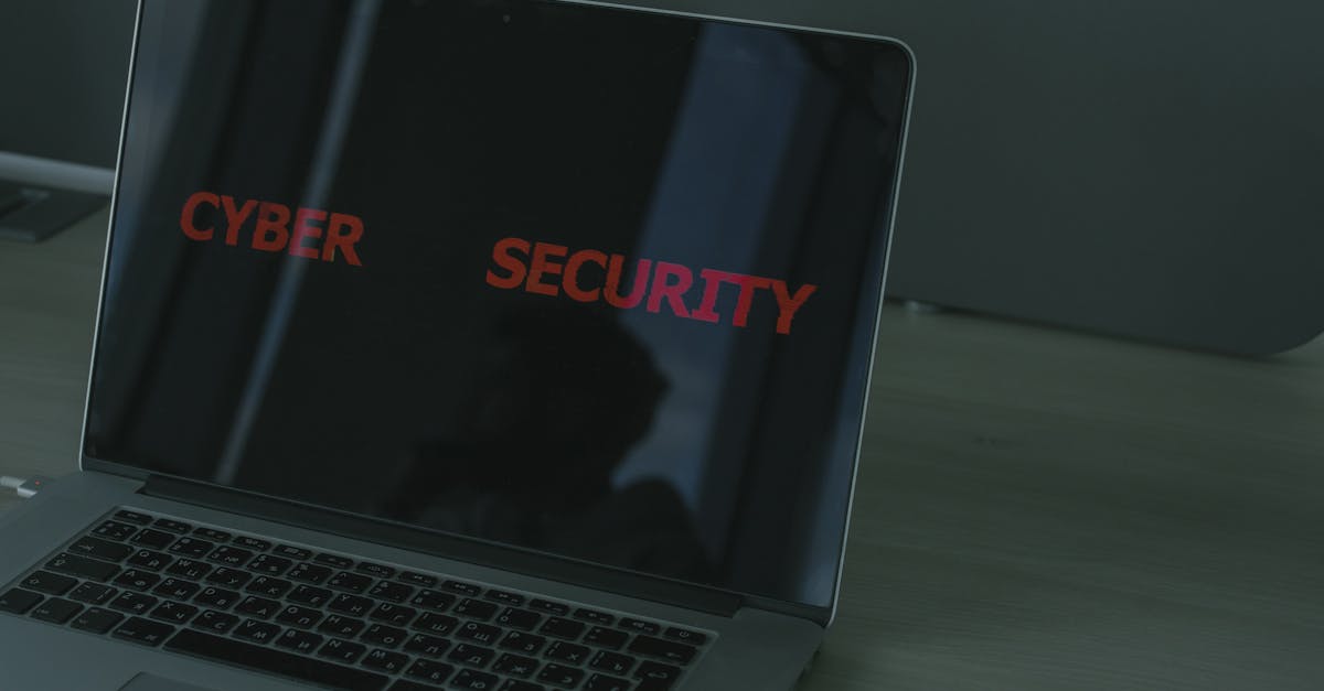 Que faire en cas de cyberattaque : le plan d’urgence 1 Courtier Assurances et Financements Rennes Alerte cyberattaque sur ordinateur
