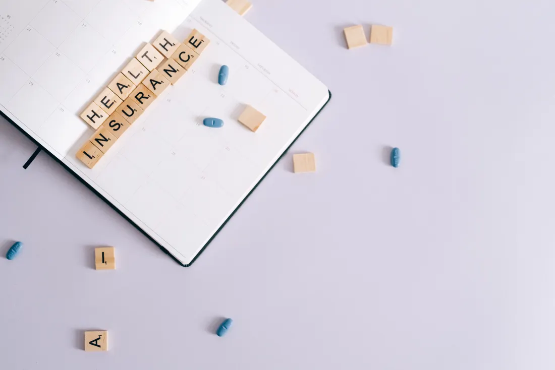 Changer de mutuelle sans délai de carence : mode d'emploi 1 Courtier Assurances et Financements Rennes Calendrier et complémentaire santé illustrant le délai de carence avant remboursement de la mutuelle